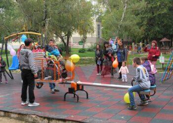 Русе се сдоби с първата си люлка за деца в инвалидни колички /ВИДЕО/