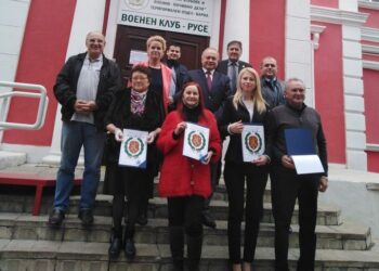 Връчиха награди за 130 години Военен клуб в Русе, обновяват Летния театър