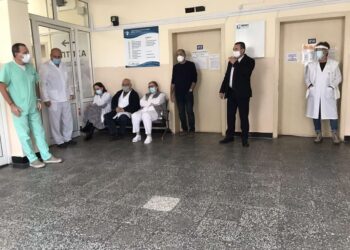 Пет сестри от училищата и лекари от ДКЦ-1 помагат на Белодробната болница в Русе