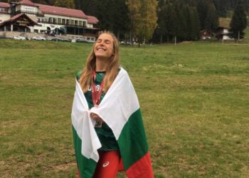 18-годишната Ясна от Русе стана първата българка с балканска титла по планинско бягане
