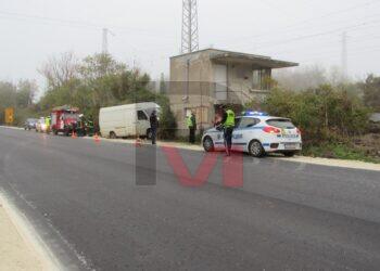 Товарен микробус блъсна работник от ремонта на Русе-Бяла /ВИДЕО/