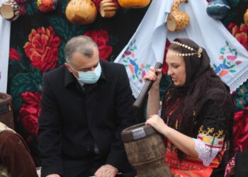 Русенци зарадваха българите в Тараклия с дарение от десетки книги