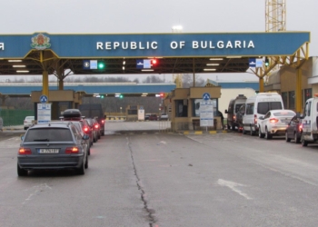 Българи опитват да напуснат страната през Дунав мост с фалшиви PCR-и /ВИДЕО/
