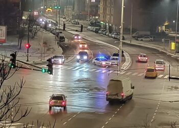 Хванаха 21-годишна зад волана с два вида наркотици
