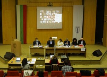 Съветниците промениха възнагражденията си, увеличиха заплатата на кмета