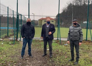 Министър Кралев инспектира терените за три нови футболни игрища в областта