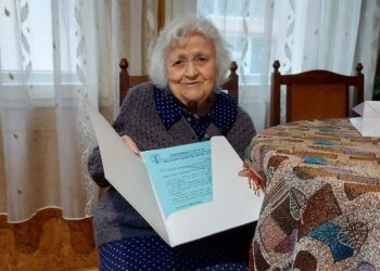 100-годишна русенка поддържа духа си с четене и кръстословици