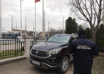 Пожарната в Русе получи джип от Южна Корея с мобилна комуникационна система