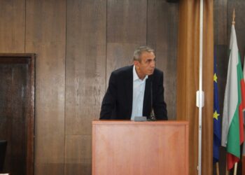 Днес: Председателят на временната комисия за въздуха в Русе представя анализа си