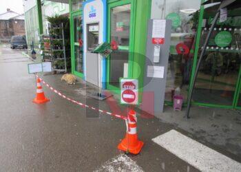 Хипермаркетите с нехранителни стоки изнесоха каси за спешни клиенти /ВИДЕО/