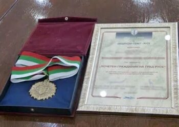 За свалянето на гарда и за нахалното самопредлагане за значки и грамоти