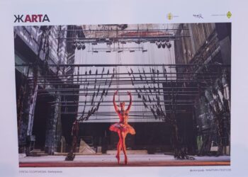 След пожара в операта: Певци и музиканти станаха герои във фотоизложба