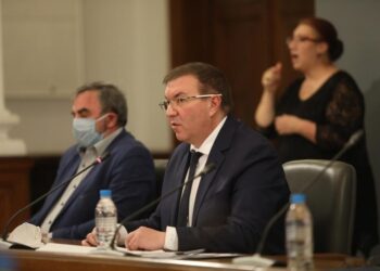 От утре: Пускат публика на спорта, от 1 май у нас се влиза по 3 начина