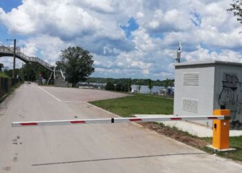 Нова бариера ограничава достъпа на автомобили до кея в Русе
