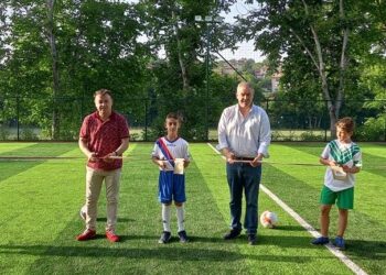 Кметът на Бяла преряза лентата на новото игрище за мини футбол