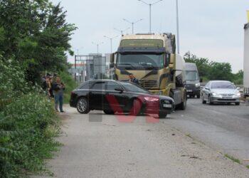 Цистерна с гориво удари кола заради липса на маркировка /ВИДЕО/
