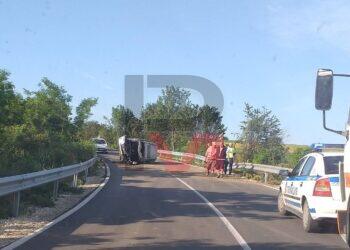 Водач се обърна тази нощ на пътя между Басарбово и Иваново