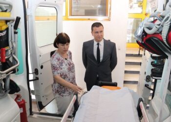 Спешна помощ в Русе подмени всички линейки, дава съвети за жегата