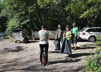 Доброволци чистиха парк „Приста“, започват и сутрешни акции в Русе