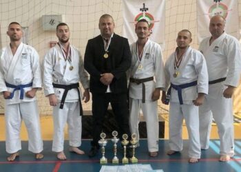 Русенските полицаи отново са шампиони по лична защита и карате