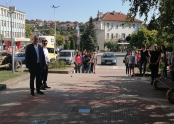 Бяла отбеляза Съединението на България с венци и цветя