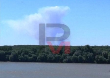 Запалени стърнища в Гюргево задимиха Русе, областният управител реагира