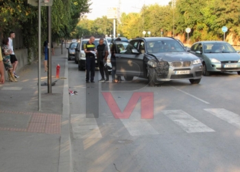 Катастрофа между два автомобила при пропускане на пешеходка /ВИДЕО/
