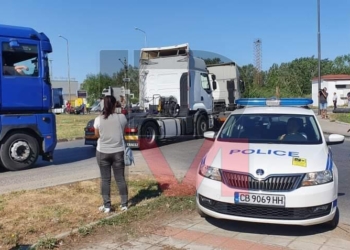 Превозвачите блокираха Дунав мост /ВИДЕО/