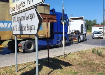 Превозвачите блокираха Дунав мост /ВИДЕО/