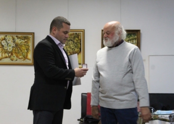 Художникът Хрисанд Хрисандов откри изложба и получи златна значка