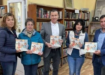 Читалището във Ветово получи дарение от уникален сборник с приказки