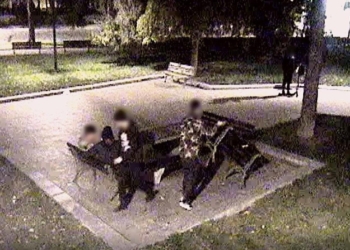 Непълнолетни извършиха отново вандалска проява в центъра на Русе /ВИДЕО/