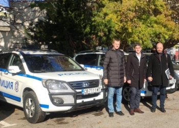 Високопроходими автомобили получиха полицаите от Две могили и Сливо поле