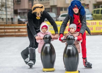 Всяка събота: Безплатни уроци по пързаляне с кънки на ледената пързалка в Русе