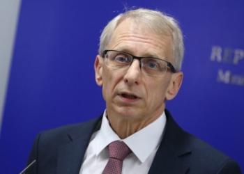 МОН: В клас се връщат само ученици, които се тестват