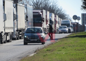 Тировете извиха над 10 км опашка, редят се и по бул.“България“