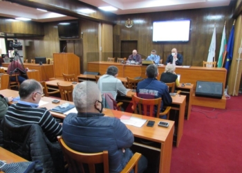 Русе чака заледявания през нощта, по селата имат техника без трактористи /ВИДЕО/