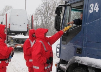 Пътищата в Русенско са осигурени за зимата, зареждат с продукти пунктове за бедстващи