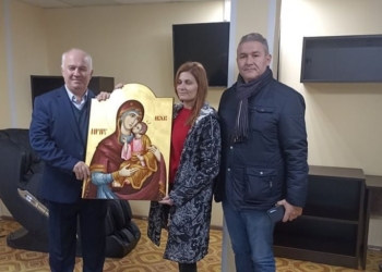 Бивш румънски кмет дари икони за дома за възрастни хора „Флора“ в Бяла