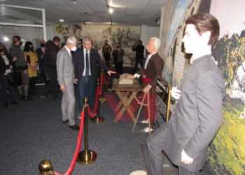 Музеят на восъчните фигури в Бяла отвори врати, чака туристи и гости /ВИДЕО/