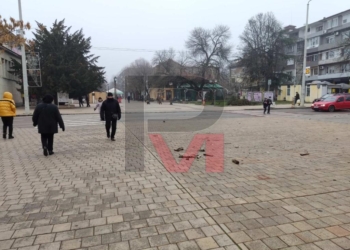 Нощни фойерверки в центъра и боклуците след тях възмутиха русенци