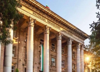 Студентите в Русенския университет се връщат присъствено в залите