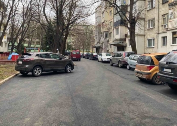 Общината асфалтира улици в жк „Възраждане“, работи и край лечебните заведения