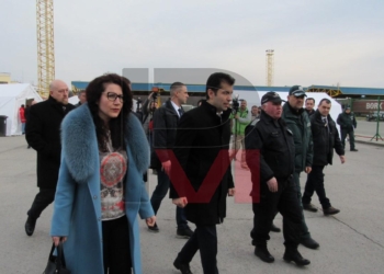 Кирил Петков кацна с хеликоптер в Русе, оцени високо пункта за бежанци /ВИДЕО/