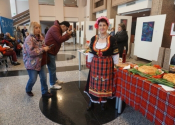 18 пенсионерски клуба от Русе направиха изложба с домашни вкусотии