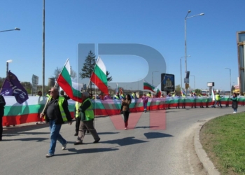 На Дунав мост: Блокада заради неплатени пари на изрядна фирма /ВИДЕО/