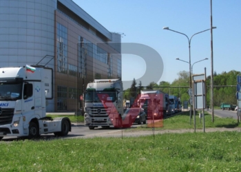 Превозвачите в Русе: Трябва да ни плащат, за да караме по тези пътища /ВИДЕО/