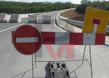 Абсурд: Пътят Русе-Кубрат – уж направен, но барикади отвеждат към дупките /ВИДЕО/