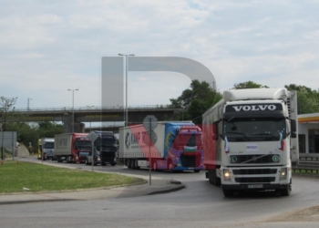 Превозвачите в Русе блокираха движението при Дунав мост /ВИДЕО/