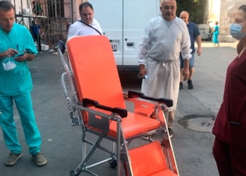 Белодробната болница в Русе вече има нови специализирани легла и носилки